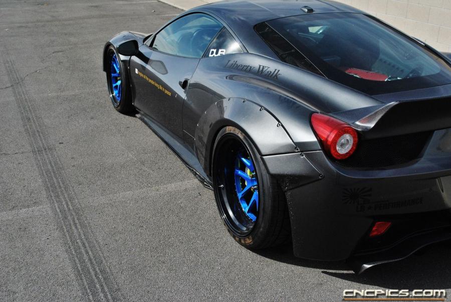  Ferrari 458 Italia by LB Walk Performance 2014 года  (фото 15 из 25)